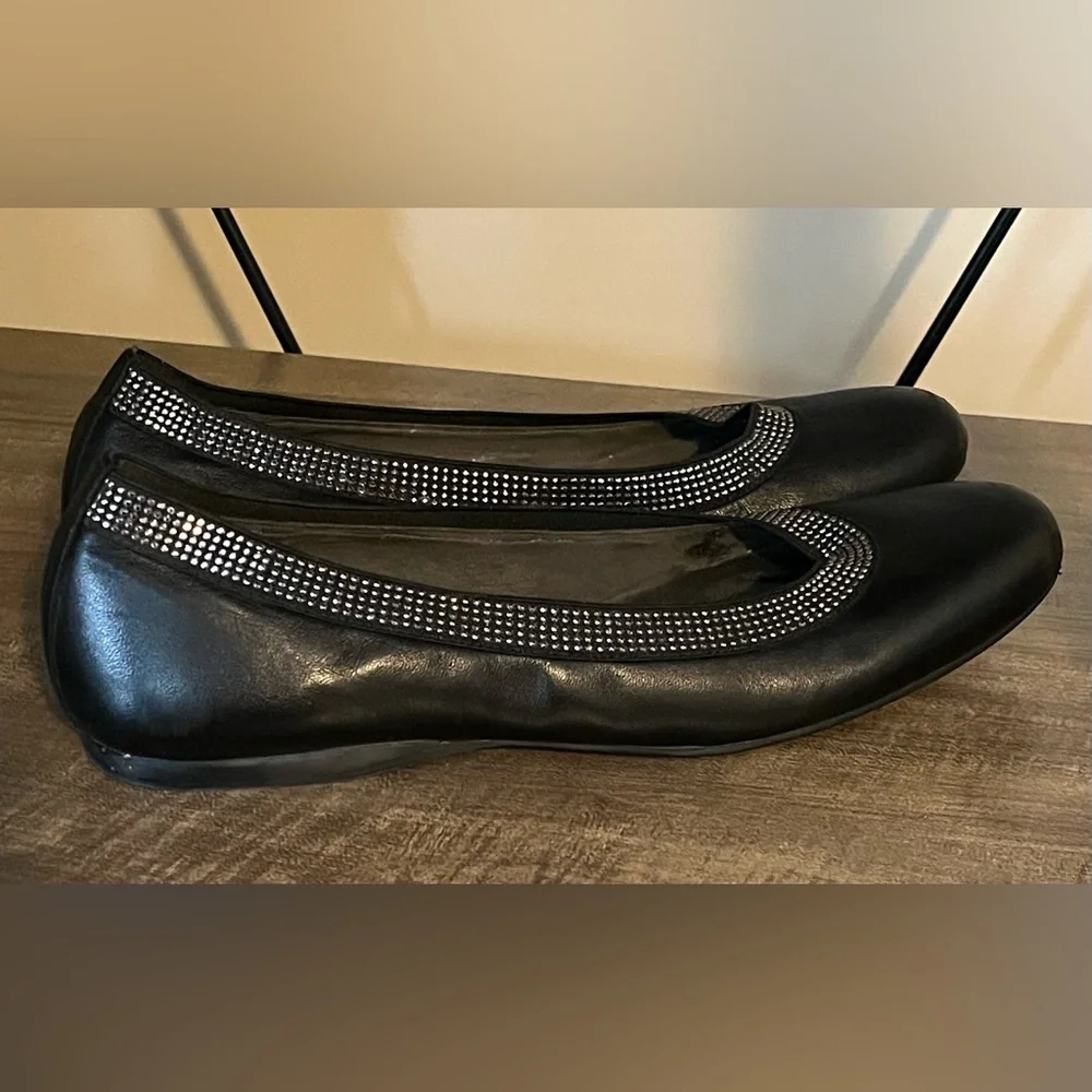Stuart Weitzman Black Leather Embellished Ballet Flats SZ 8 - Picture 4 of 13